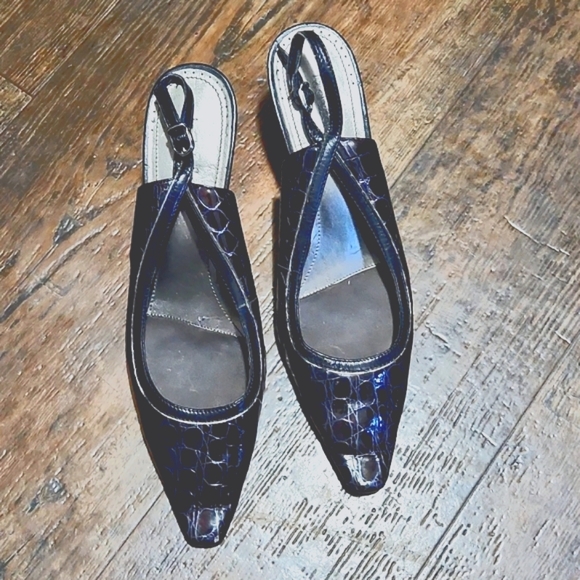 Liz Claiborne Women's Grape Alligator Feel High Heels Shoes - Picture 5 of 5